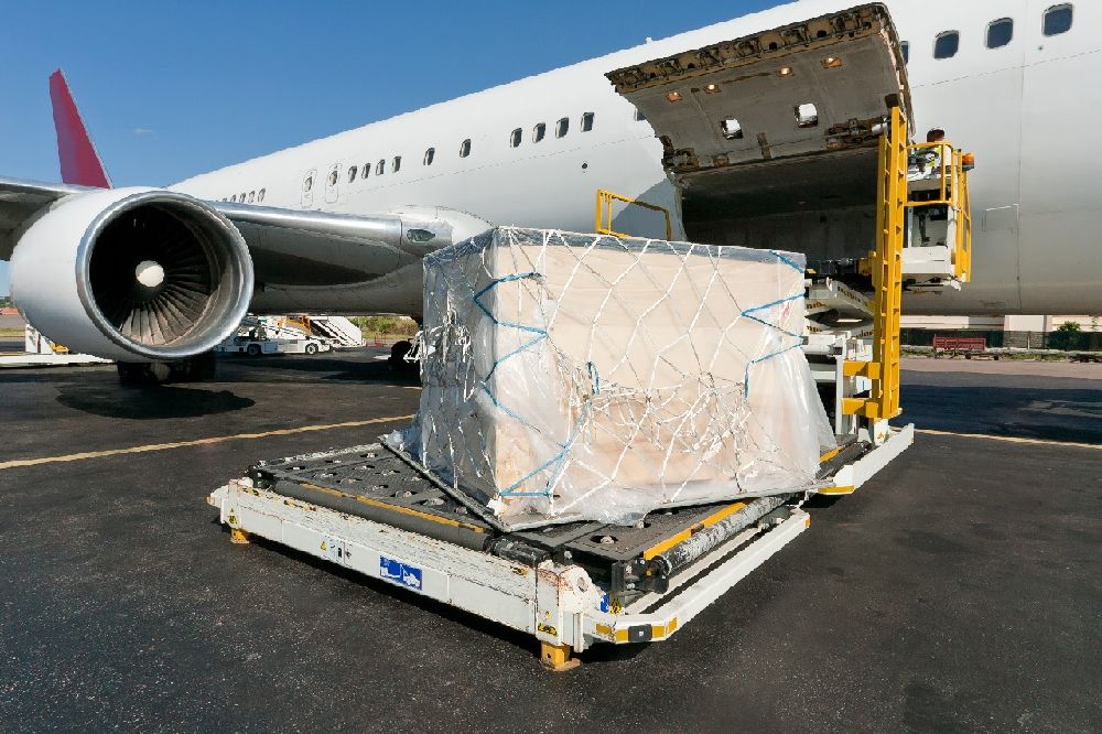 Sealing Air Cargo Shrink Wrap with Security Labels